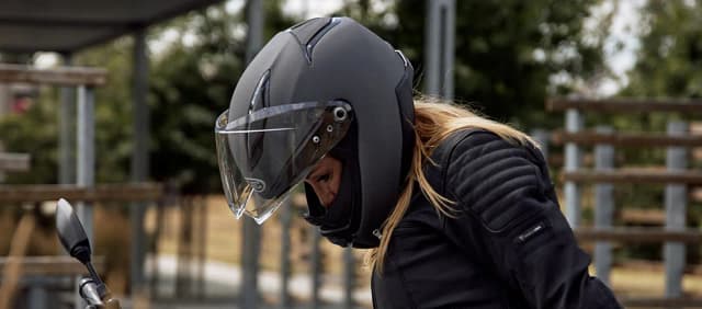 Jak pomalować kask motocyklowy i uniknąć kosztownych błędów Jak pomalować kask motocyklowy i uniknąć kosztownych błędów