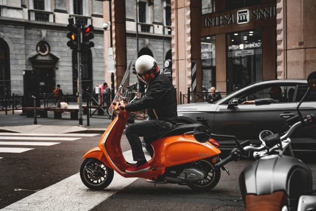 Ile kosztuje przerejestrowanie motoroweru? Sprawdź, aby nie przepłacić Ile kosztuje przerejestrowanie motoroweru? Sprawdź, aby nie przepłacić