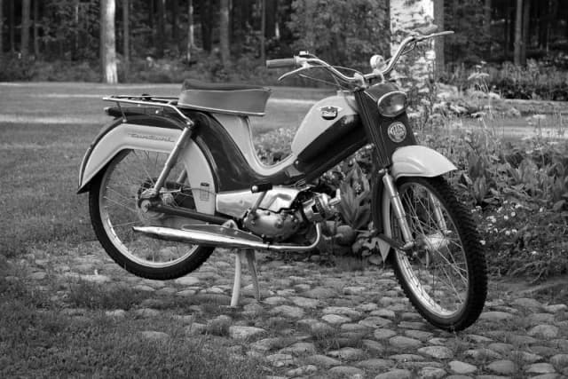 Jak wygląda motorower? Poznaj jego cechy i różnice z innymi pojazdami Jak wygląda motorower? Poznaj jego cechy i różnice z innymi pojazdami